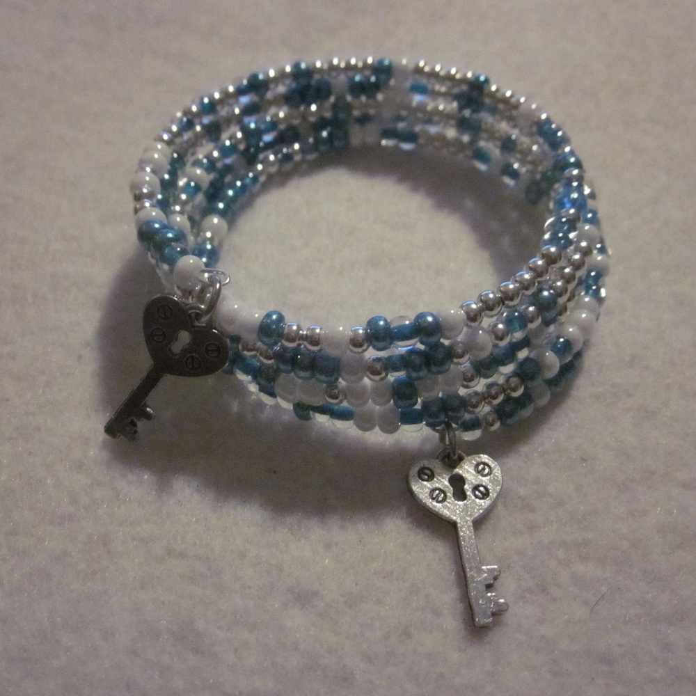 NWOT. Seed Bead Memory/Wrap Bracelet